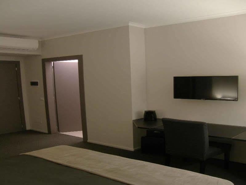 Zuretti 61 2* Milan