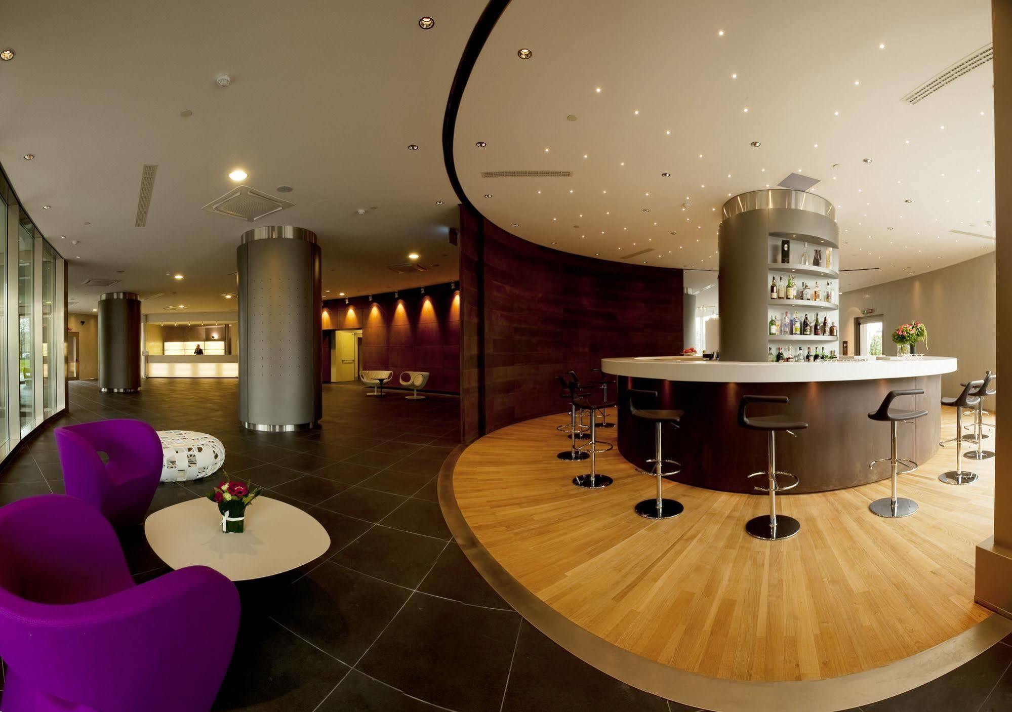 Western The Hub Hotel 4*