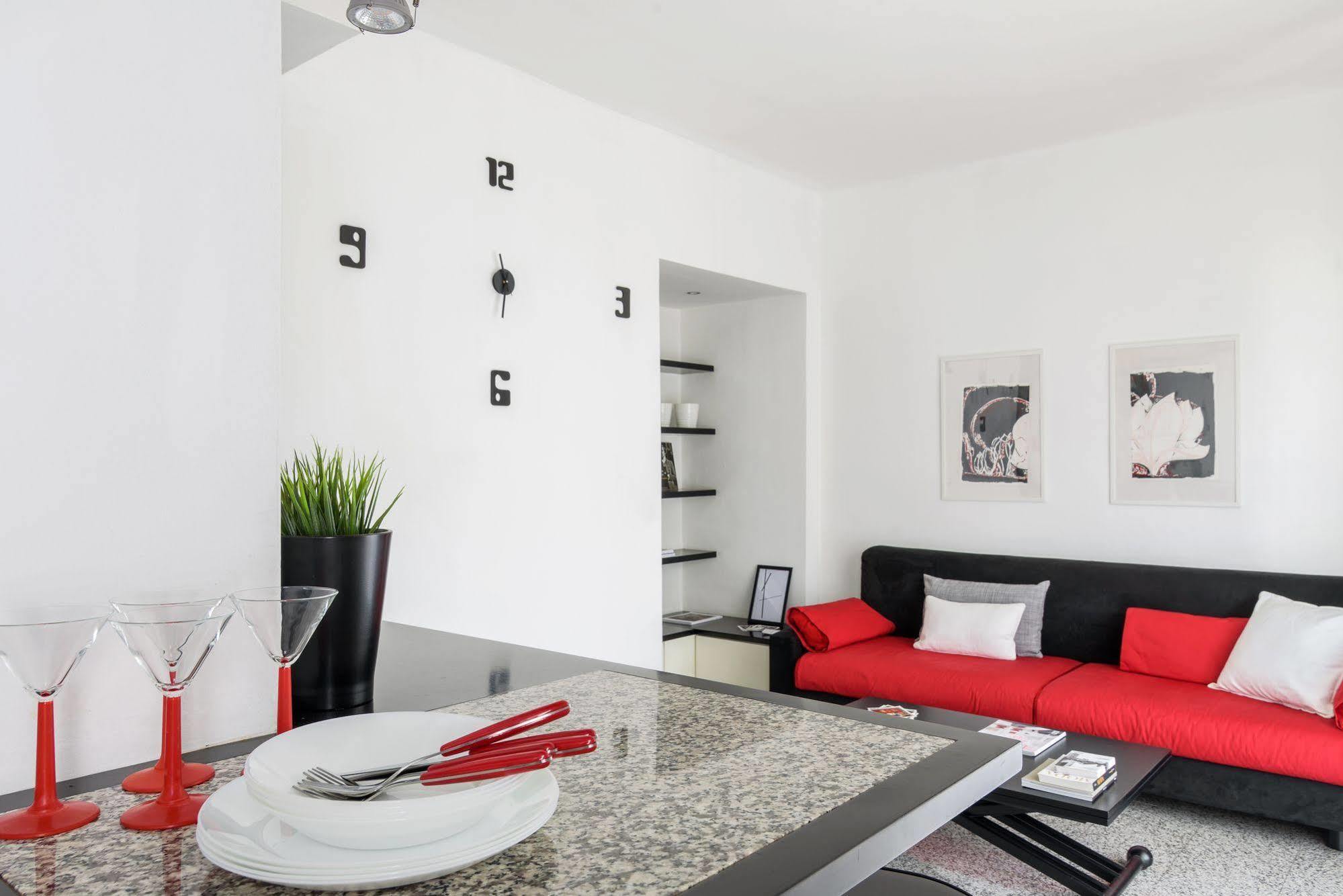Apartment Alcuino Milan