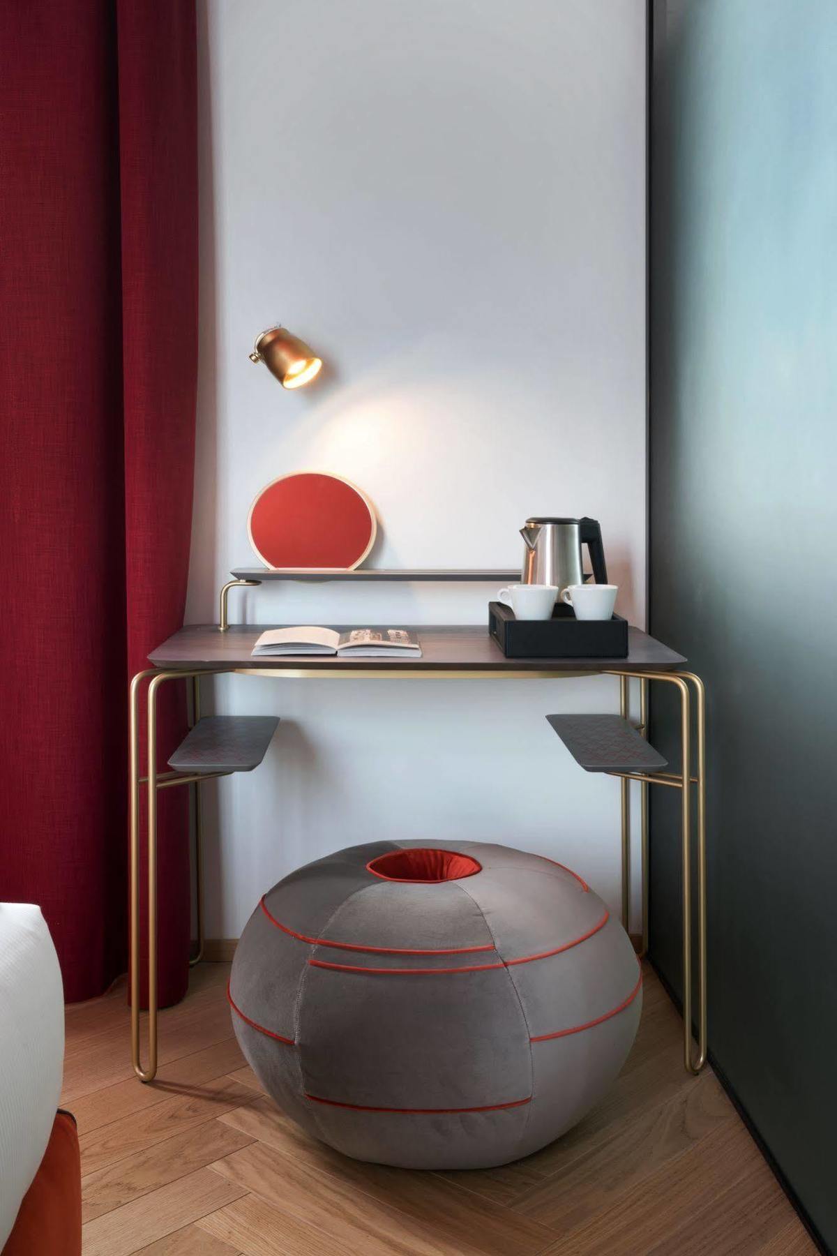 Conti 2* Milan