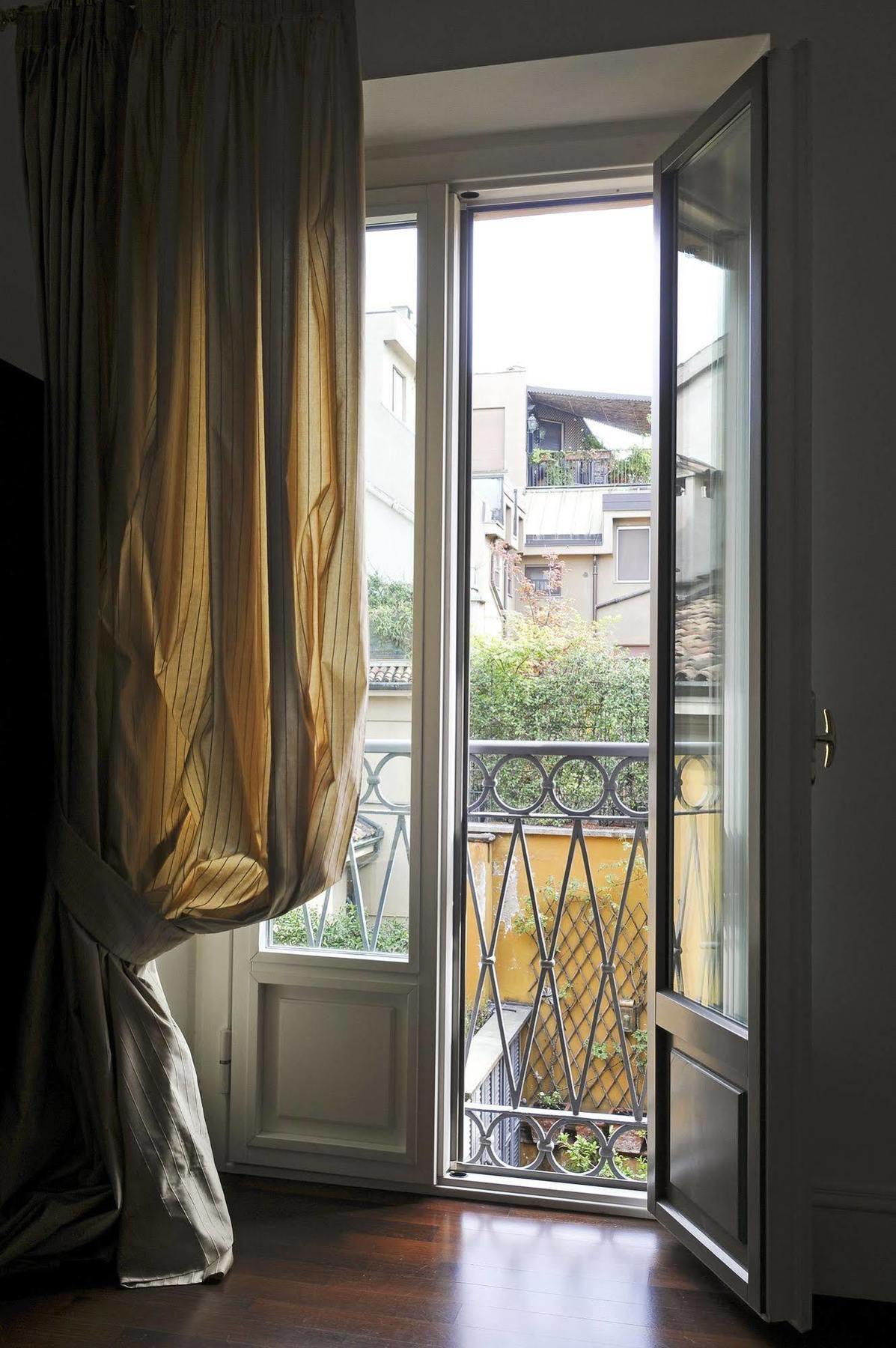 Montenapoleone Rentclass Gloria * Milan