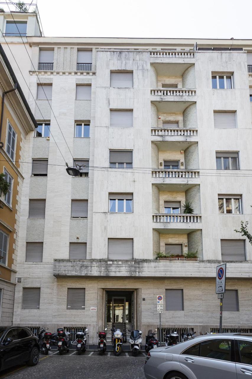 S. Maria Valle Roomy Flat * Milan