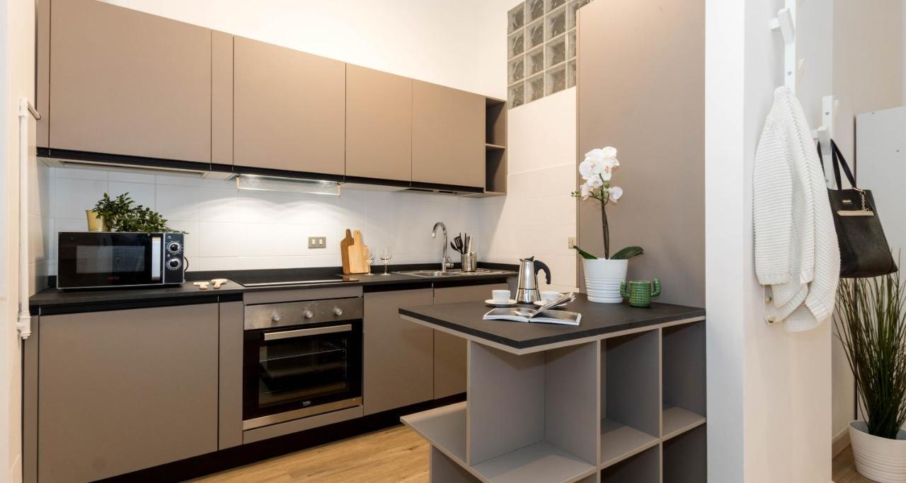 Apartment Altido Austere Elegance