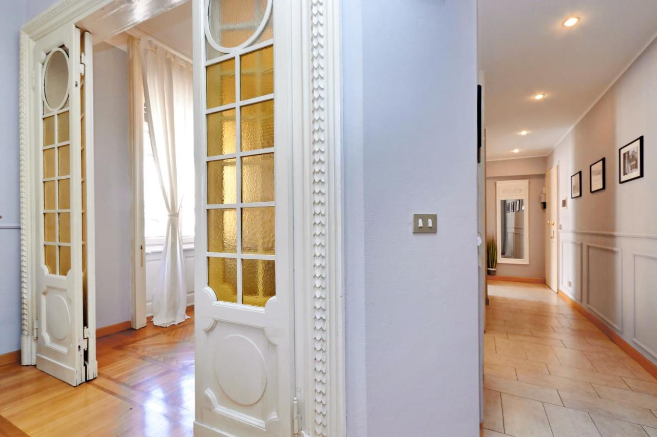 Apartment Altido Austere Elegance *