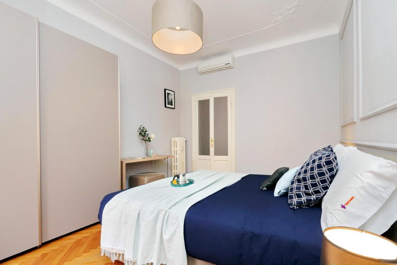 Apartment Altido Austere Elegance