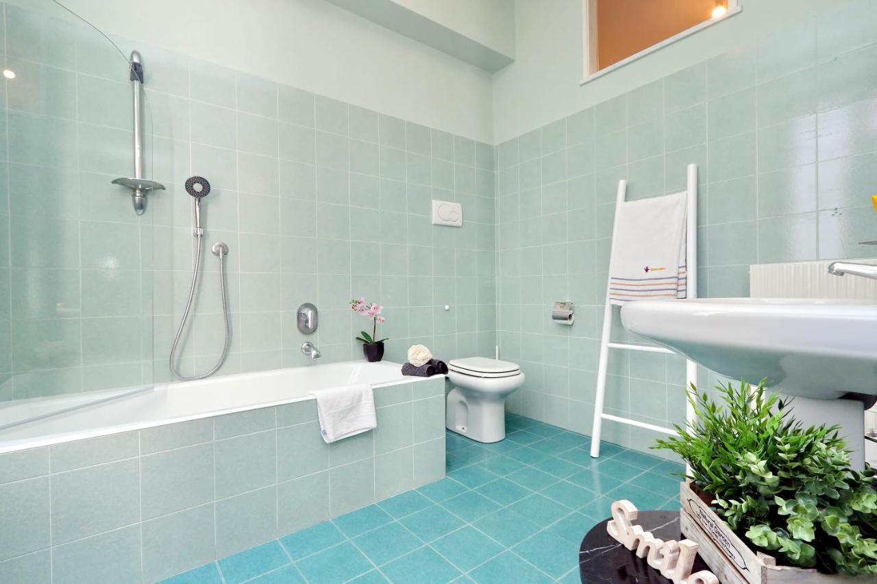 Apartment Altido Austere Elegance Milan