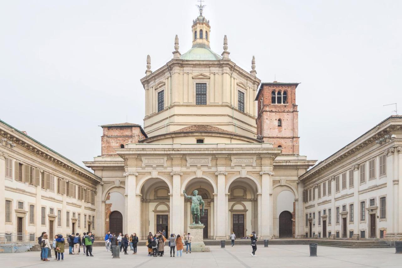 Heart Duomo Colonne Milan