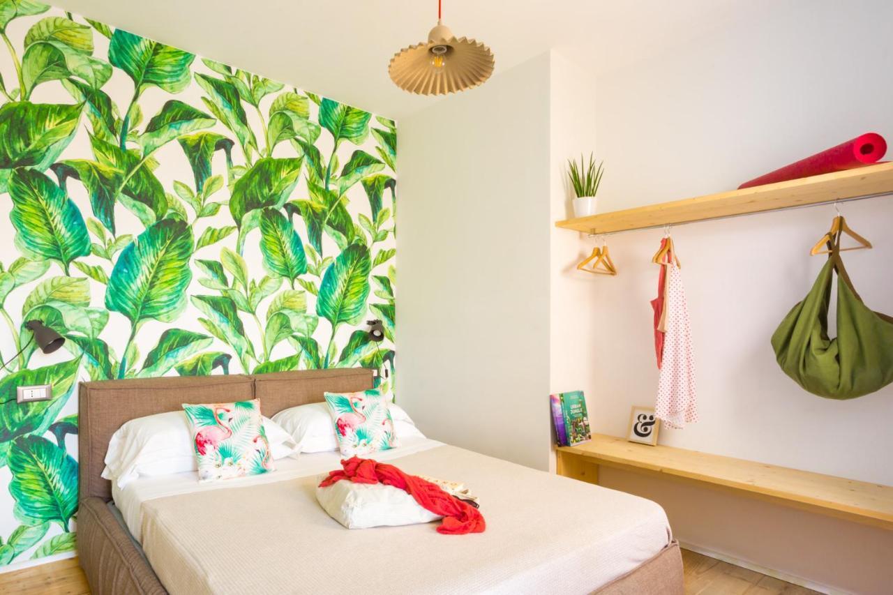 Apartment Duomo Views, Light, Jungle-inspired With Terrace Milan