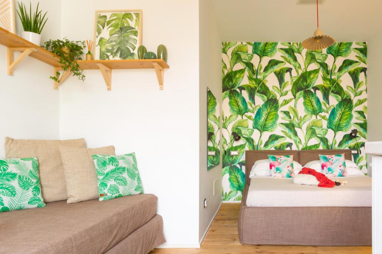 Duomo Views, Light, Jungle-inspired With Terrace Apartment *