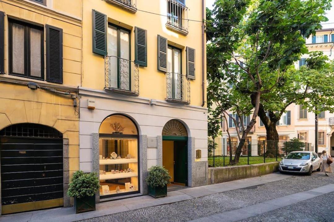 Hozyhome - Lovely Flat In Via Madonnina 23 Milan