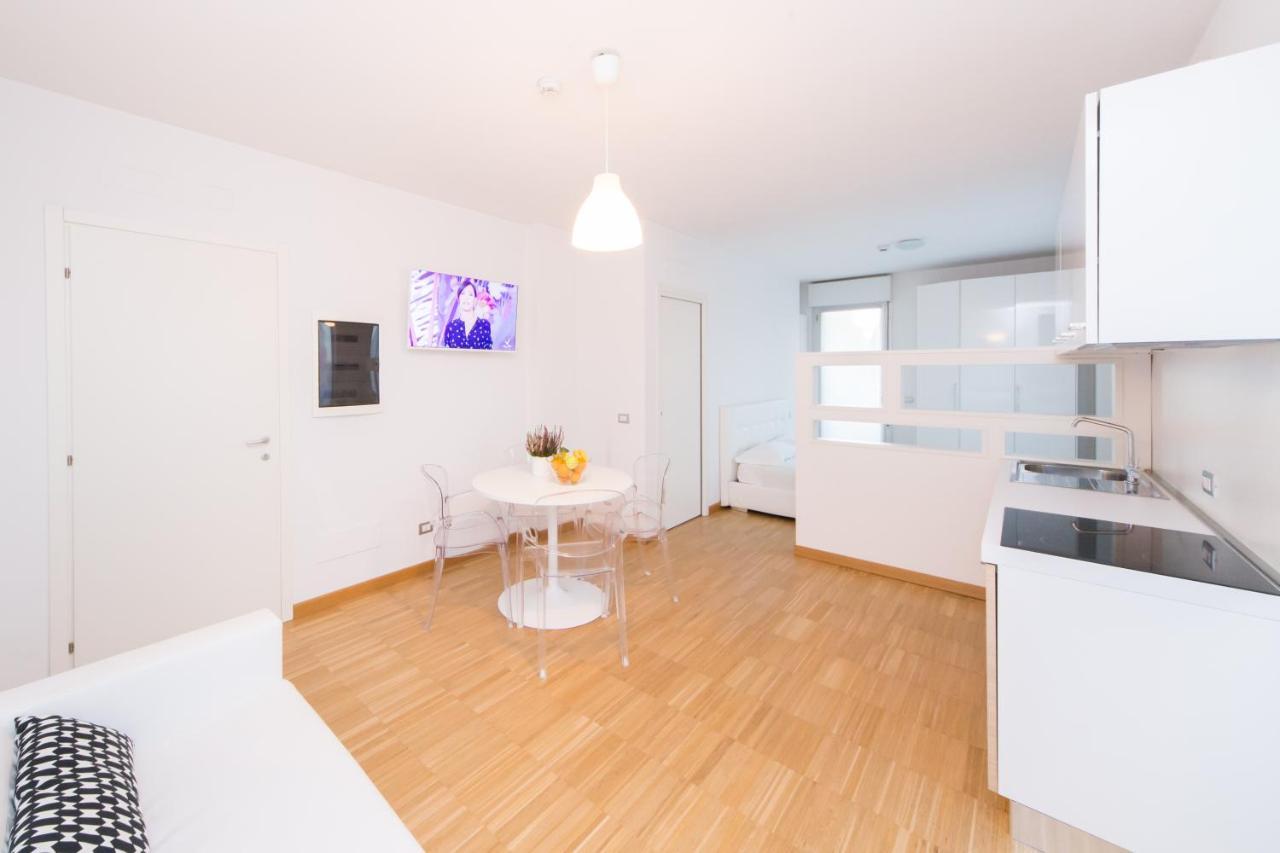 Housing32 Apartment Milan