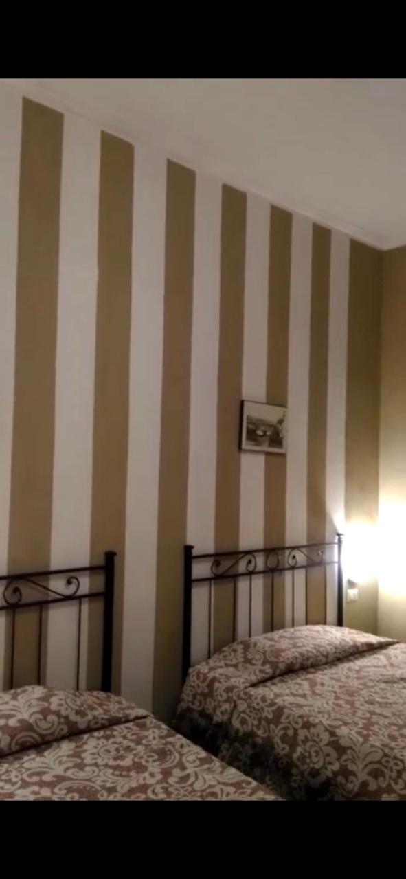 Vintage Hotel *