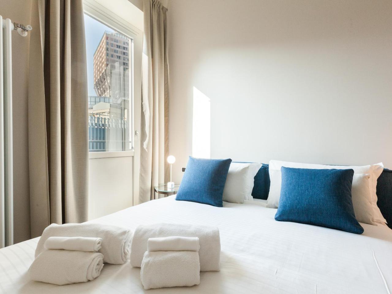 Easyhomes-duomo & Milan