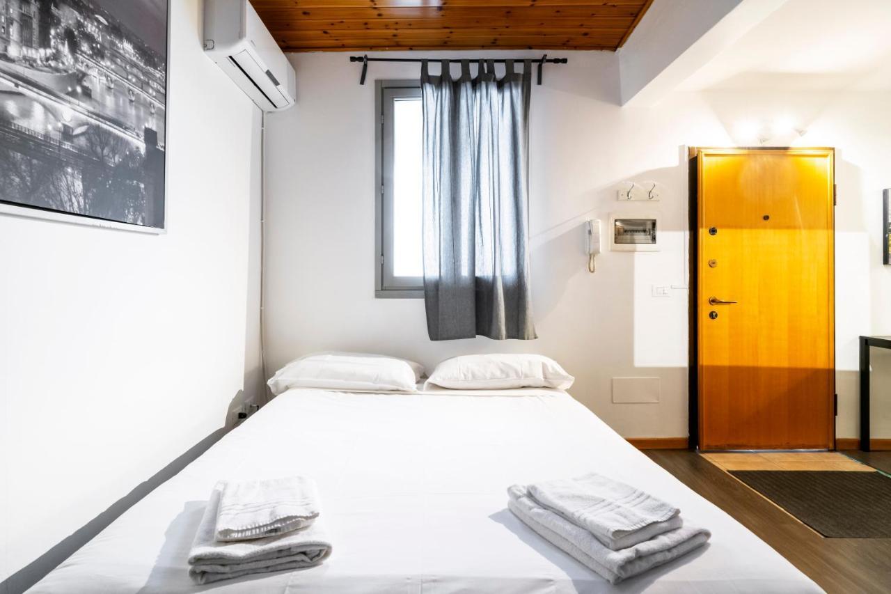 Apartment Cadorna Center Studio-by Flatscollection Milan