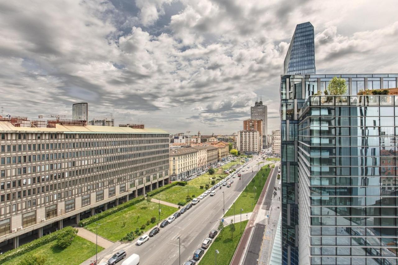 Stylish Elegant In Torre Solaria With Exclusive Milan's View Milano