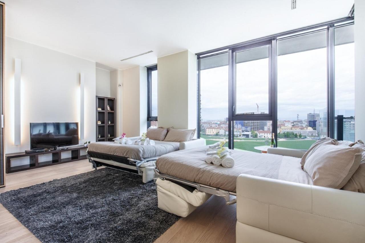 Stylish Elegant In Torre Solaria With Exclusive Milan's View Milano
