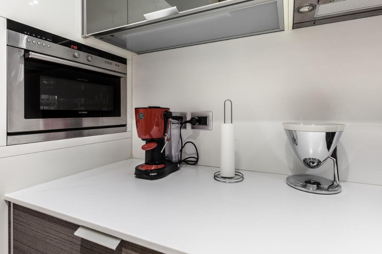 Stylish In Fashion District - Corso Venezia Apartamento