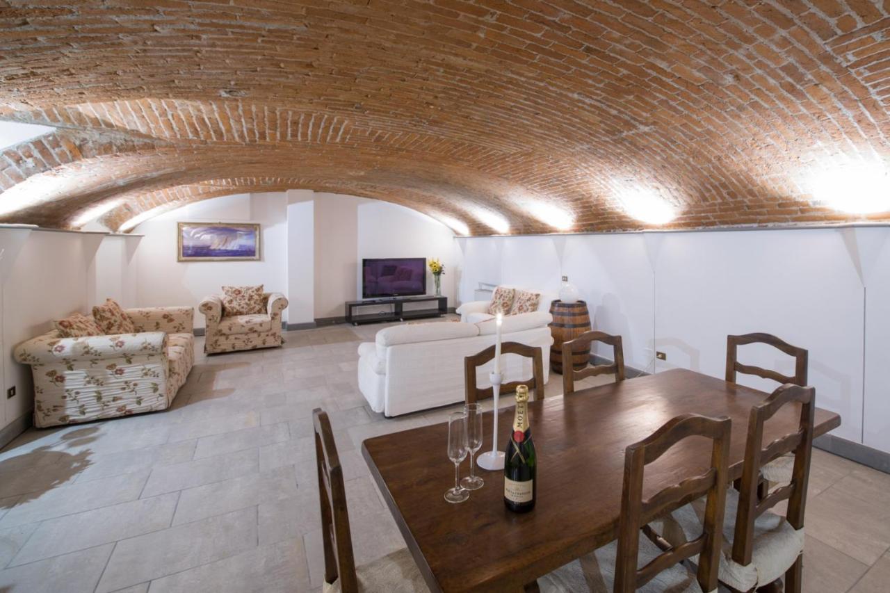 Apartment Loft In Navigli District With Jacuzzi & Sauna - Papiniano *