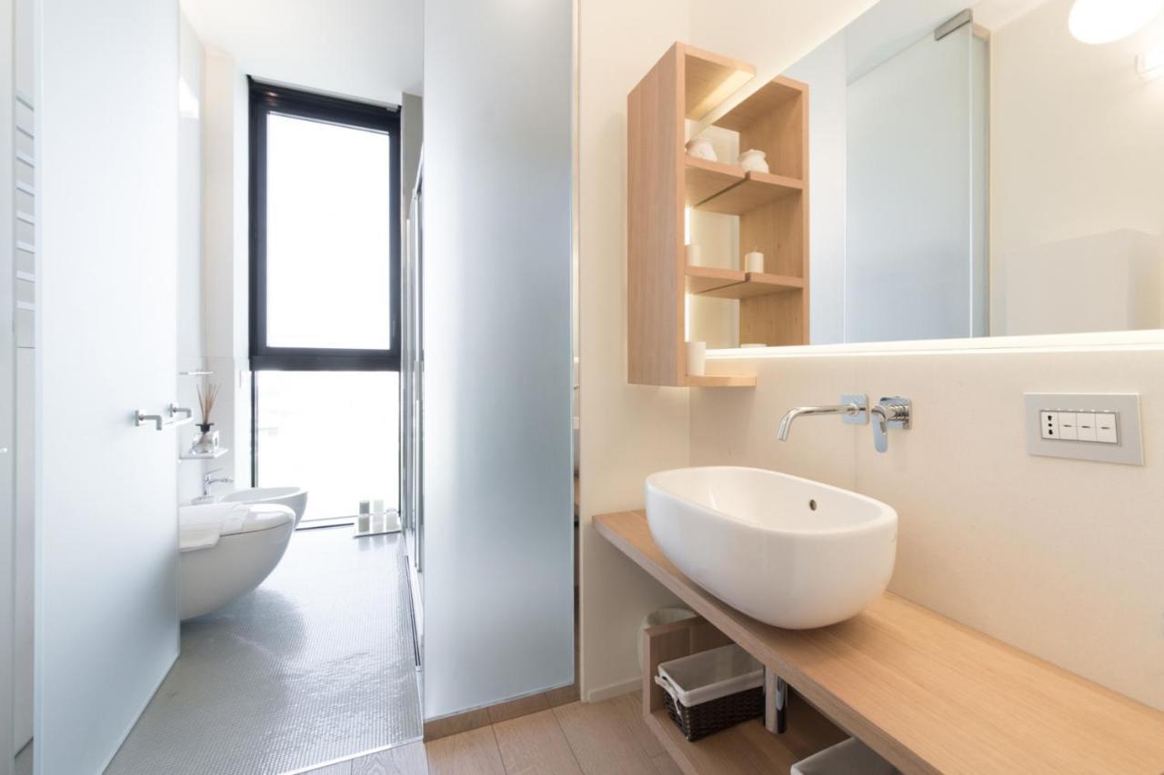 Stylish Elegant In Torre Solaria With Exclusive Milan's View Milan