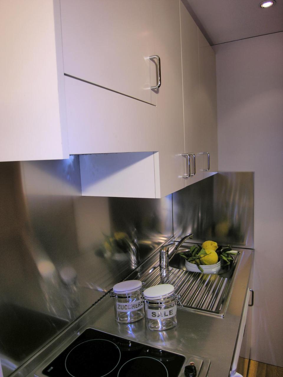Apartment Borgonuovo Uno Milan