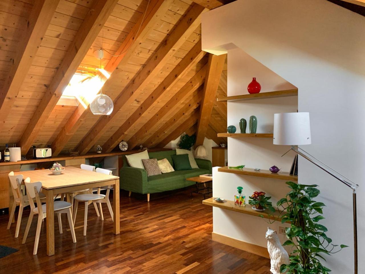 Apartment Bono Cairoli 27 - Turro, Luminosa Mansarda Open Space X2! *