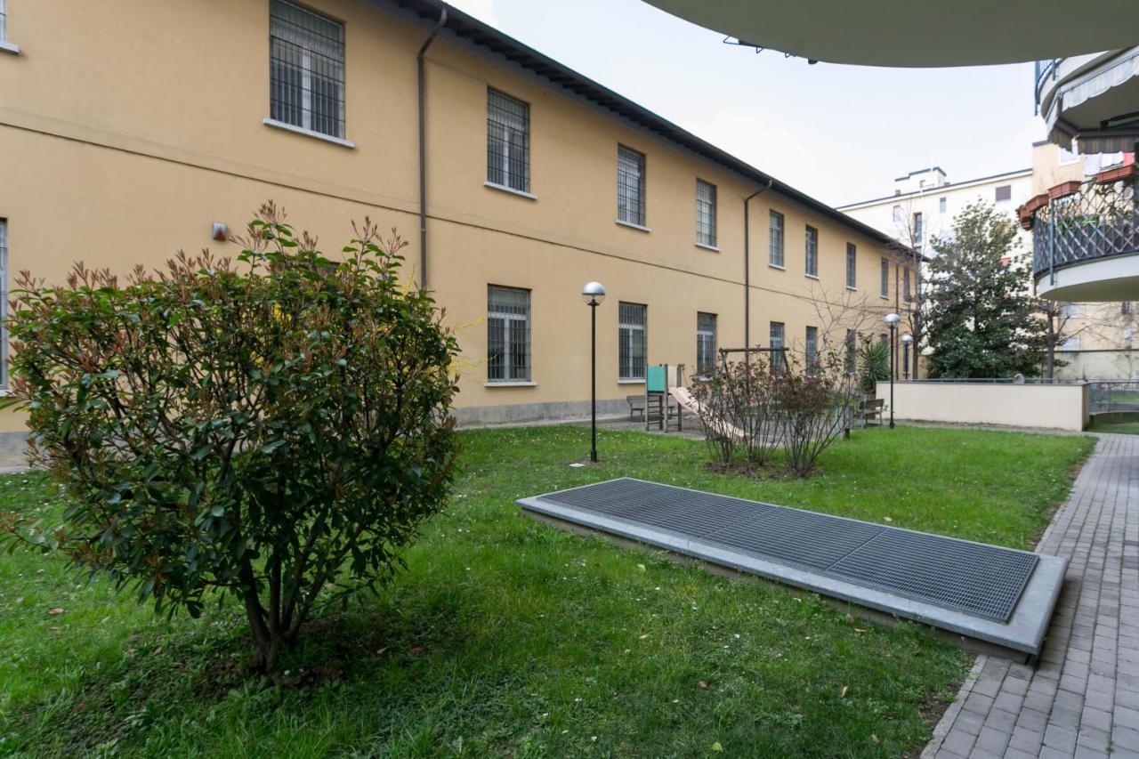 Apartment Bono Cairoli 27 - Turro, Luminosa Mansarda Open Space X2!