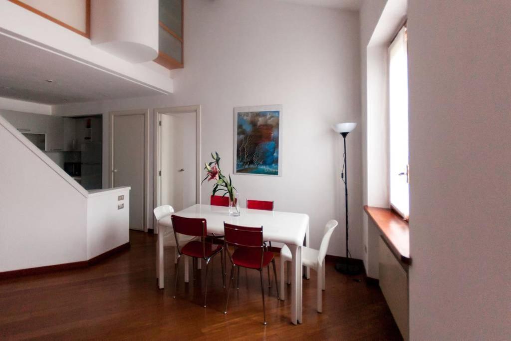 39 Via Guglielmo Silva Apartment *
