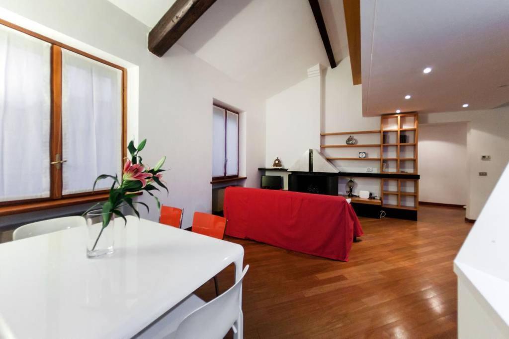 39 Via Guglielmo Silva Apartment Milan