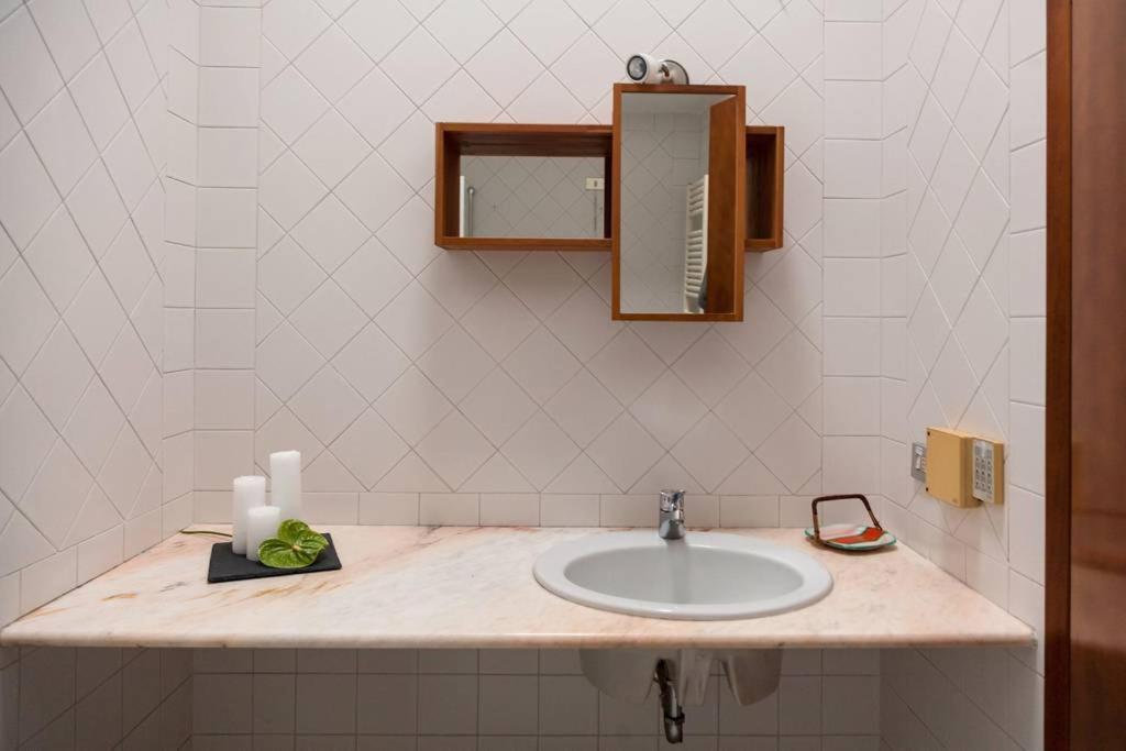 Apartment 39 Via Guglielmo Silva Milan