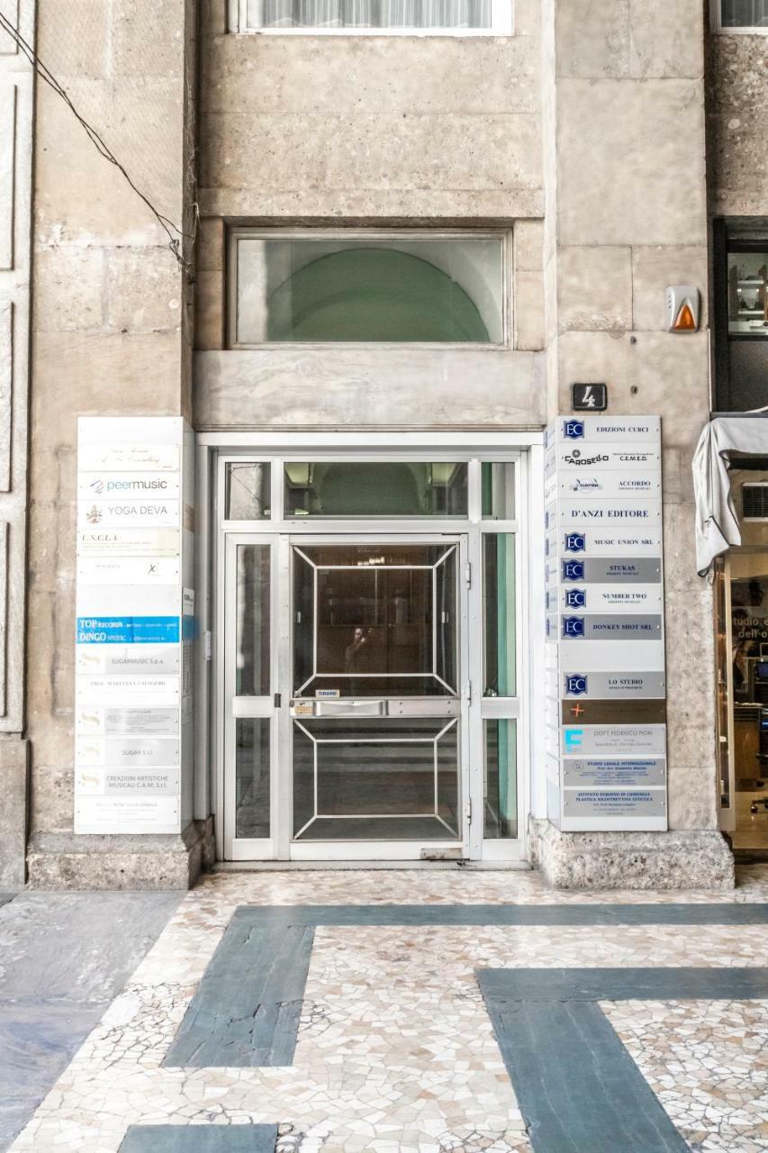 Apartment Duomo View Design Studio R&r Milan