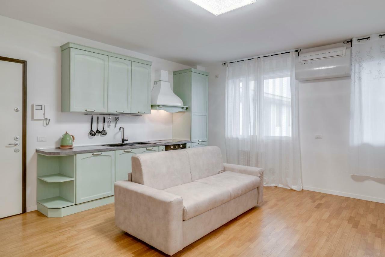Apartment Nuovissimo E Luminoso Bilocale Zona Precotto Milan