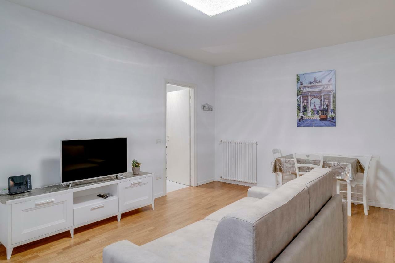 Nuovissimo E Luminoso Bilocale Zona Precotto Milan