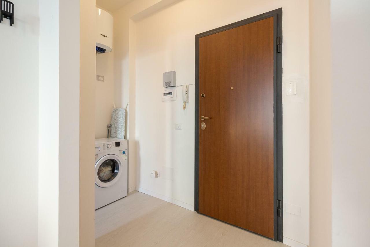 Apartment Alessia's Flat- M3 Corvetto *