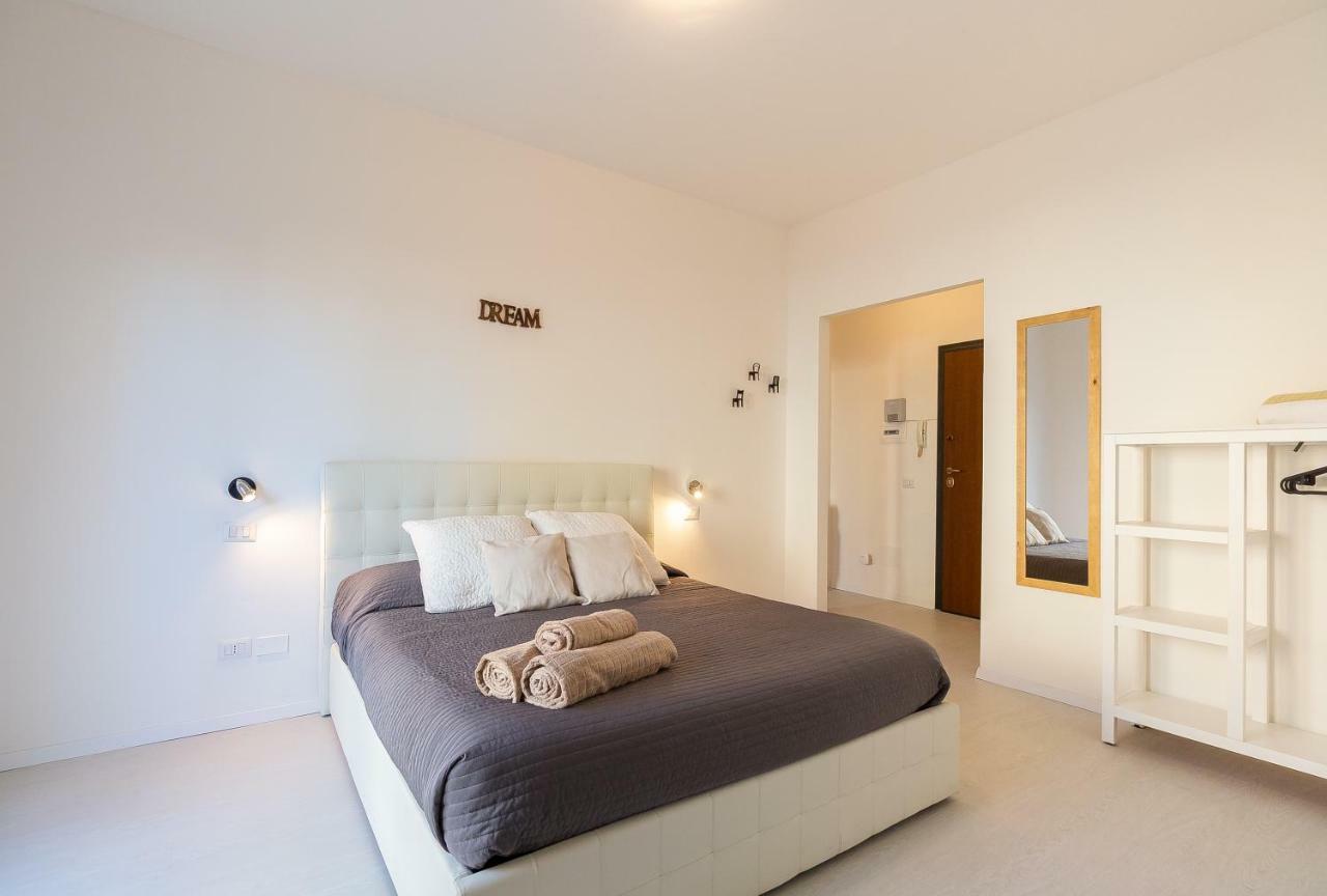 Alessia's Flat- M3 Corvetto Apartment *