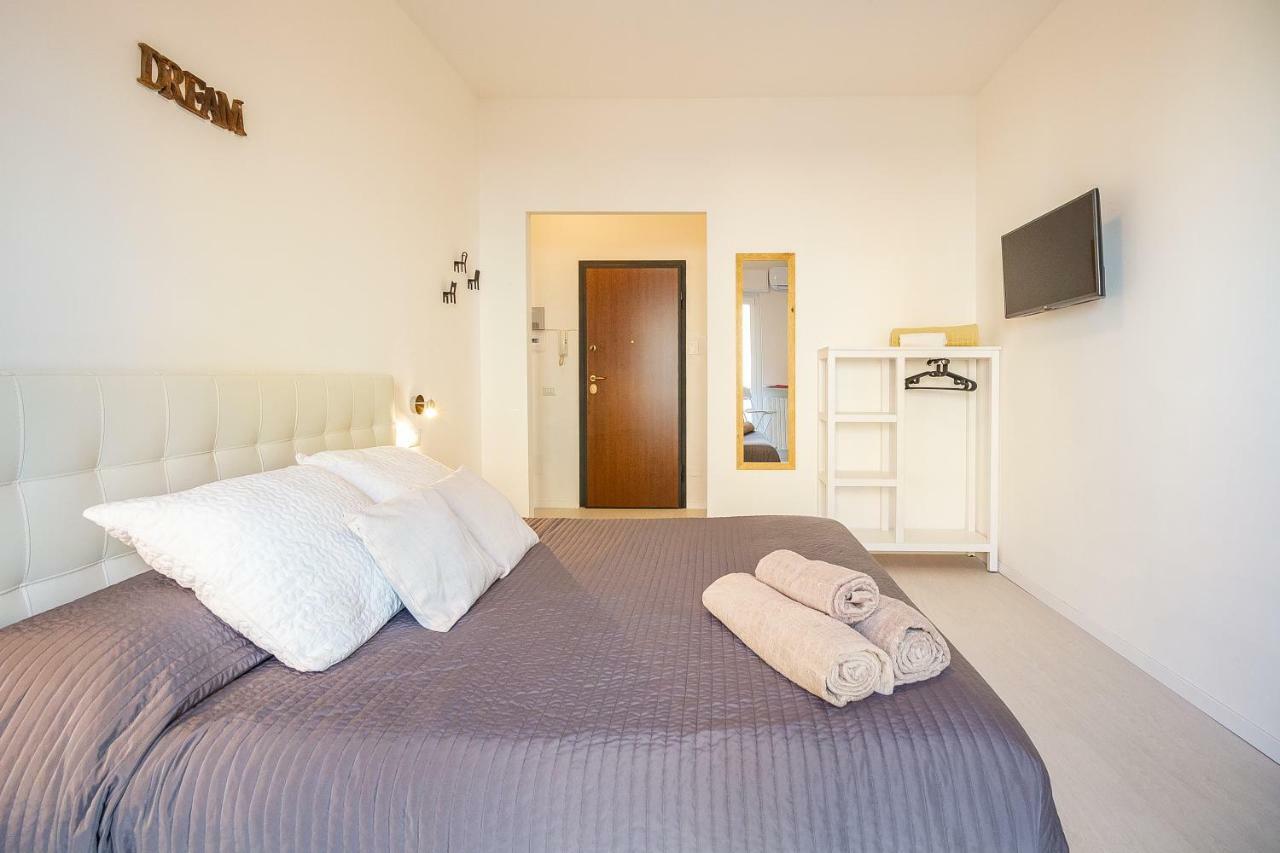 Alessia's Flat- M3 Corvetto Apartment Milan