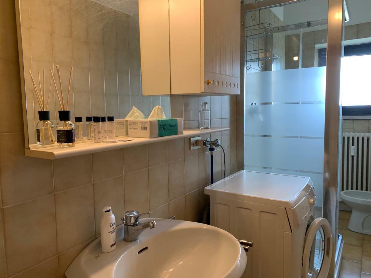 Apartment Kibilu - Fiera Milano, Vicinanze Rho, Linea Rossa Qt8 *