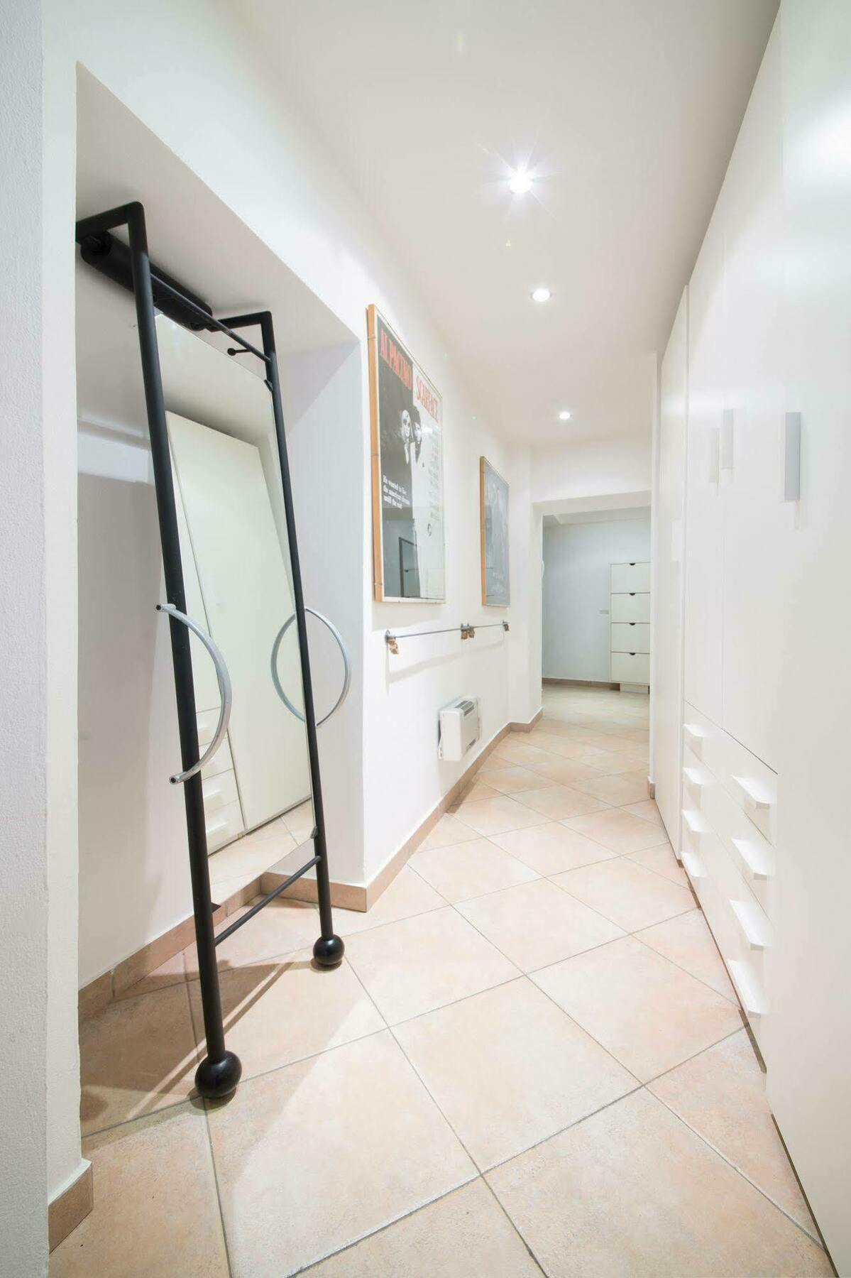 Suitelowcost - San Babila Duomo Hotel Milan