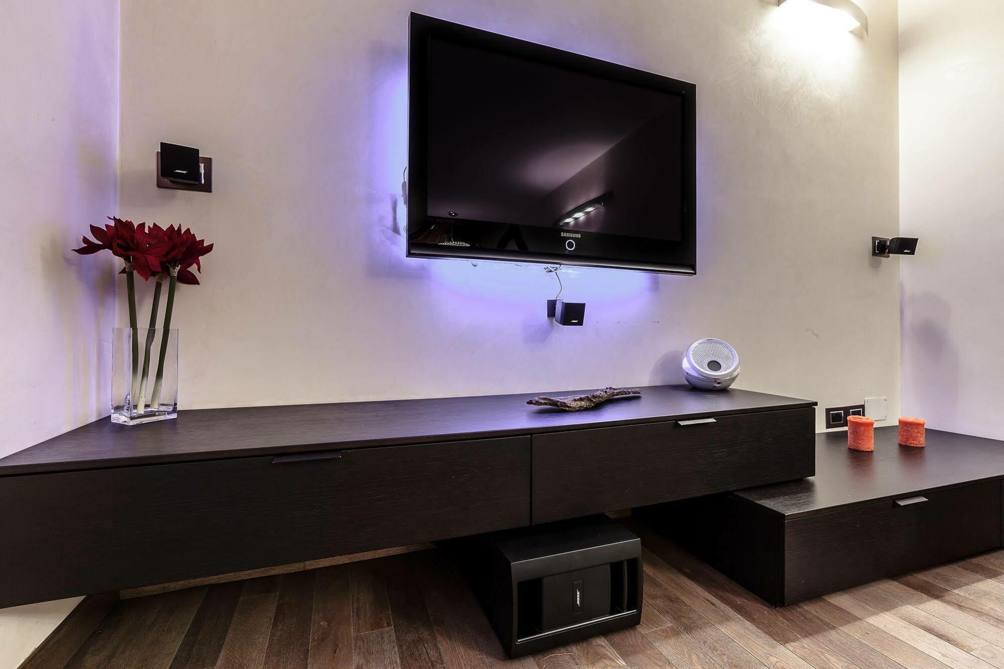 Suitelowcost - San Babila Duomo Hotel Milan