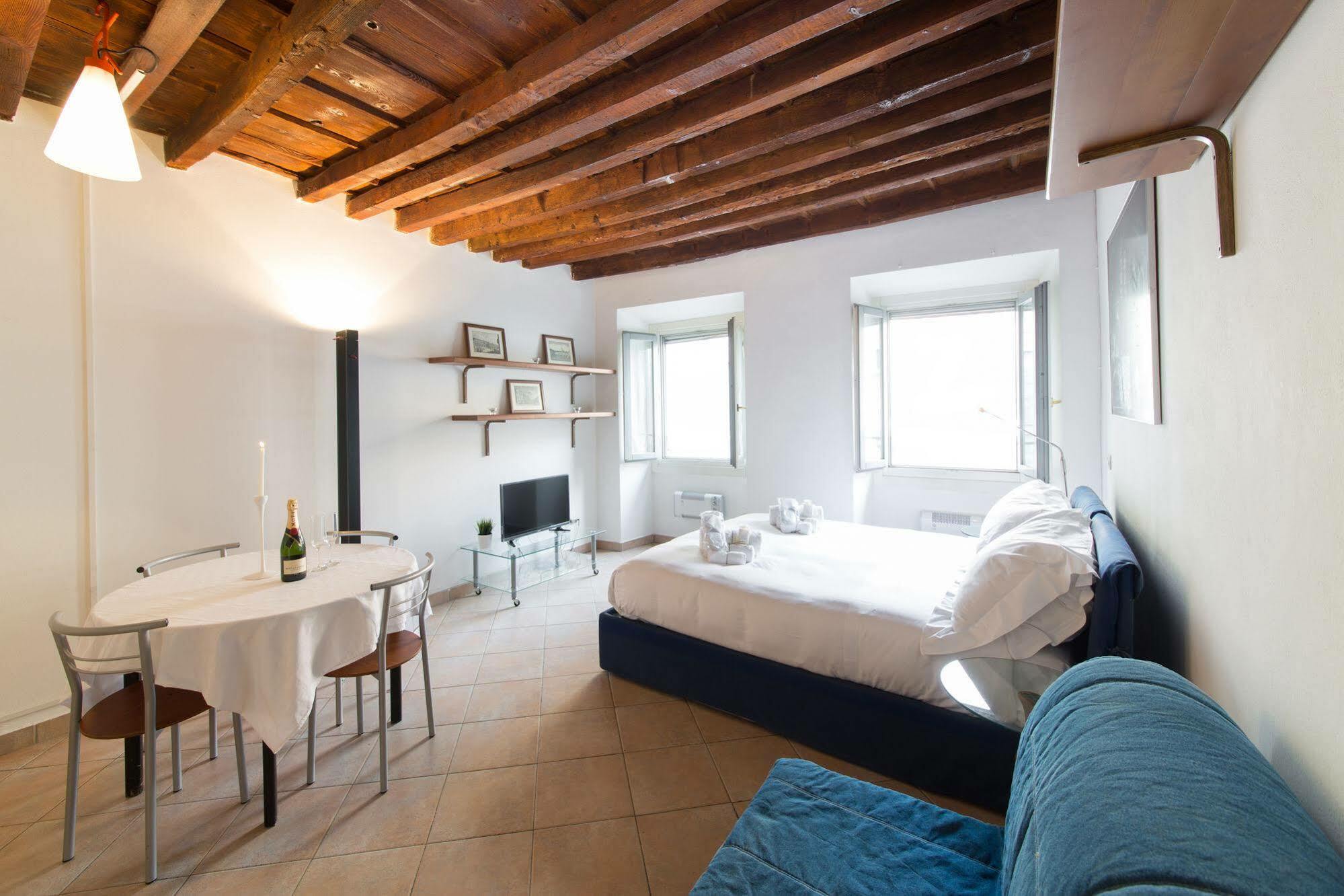 Suitelowcost - San Babila Duomo * Milan