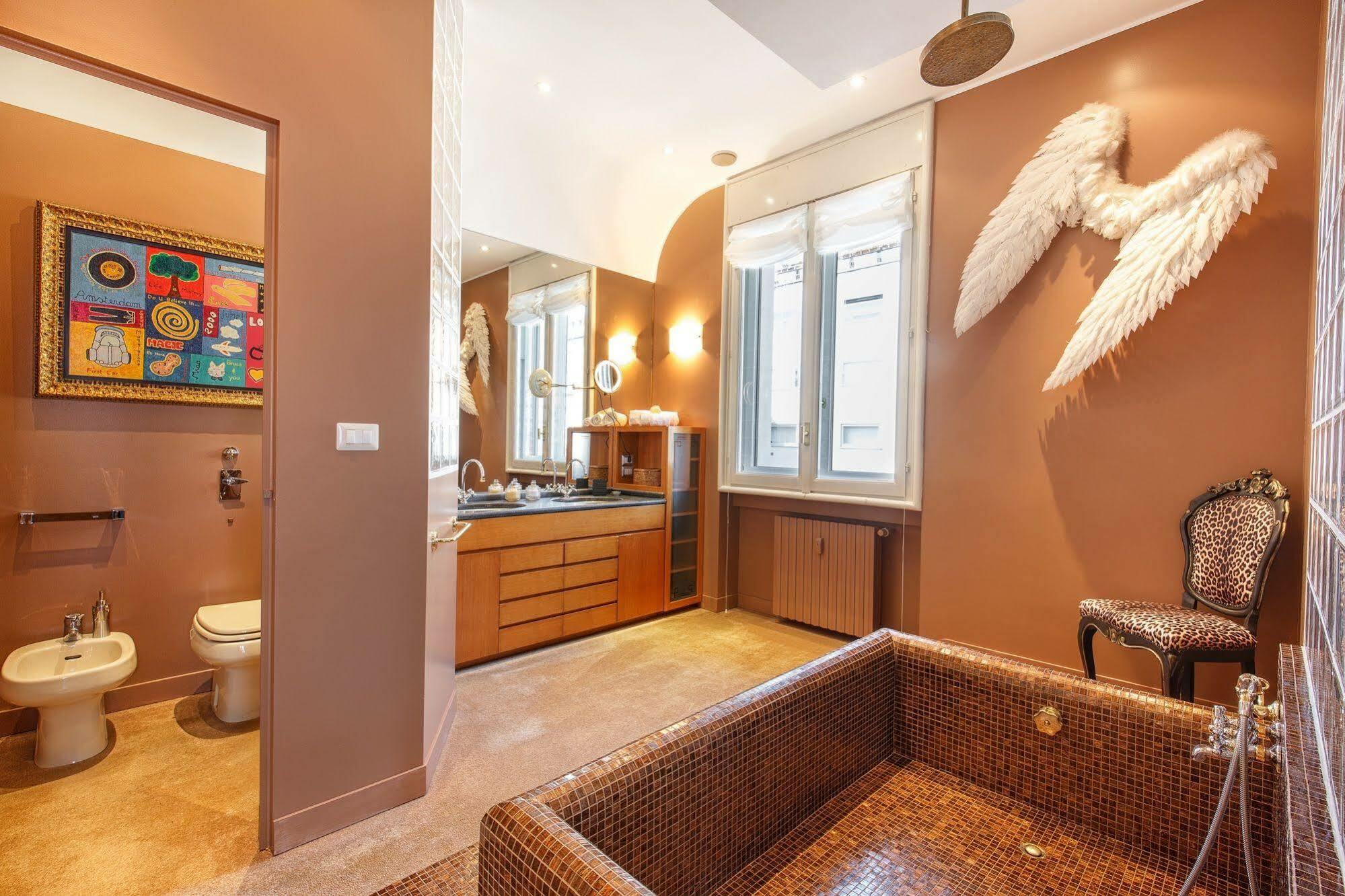 Suitelowcost - San Babila Duomo Hotel Milan