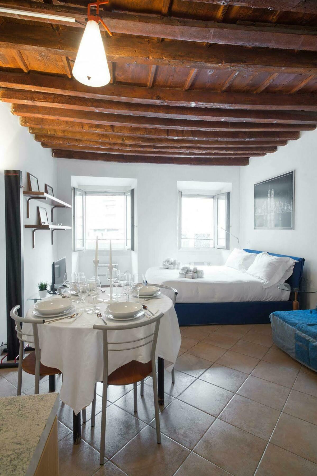 Hotel Suitelowcost - San Babila Duomo *