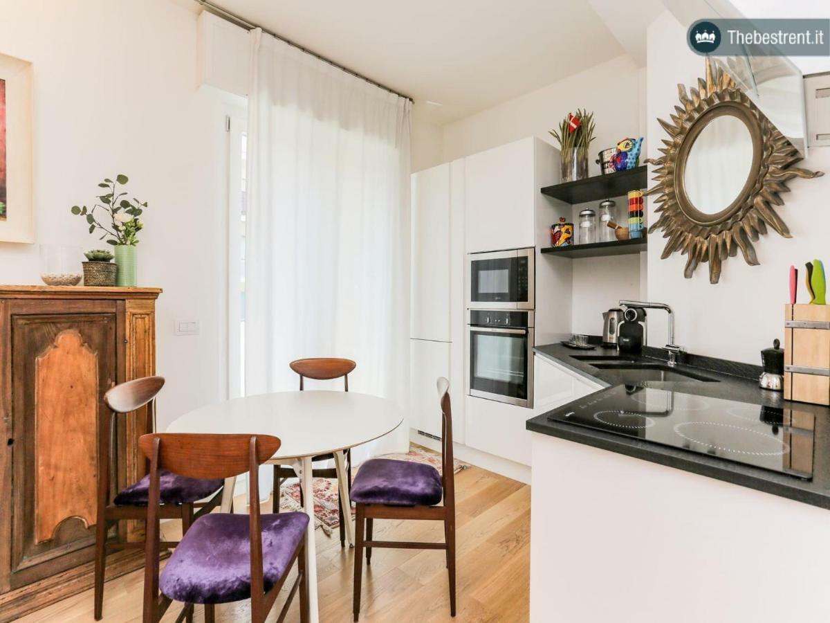 The Rent - With Balcony In Amendola Apartment Milan