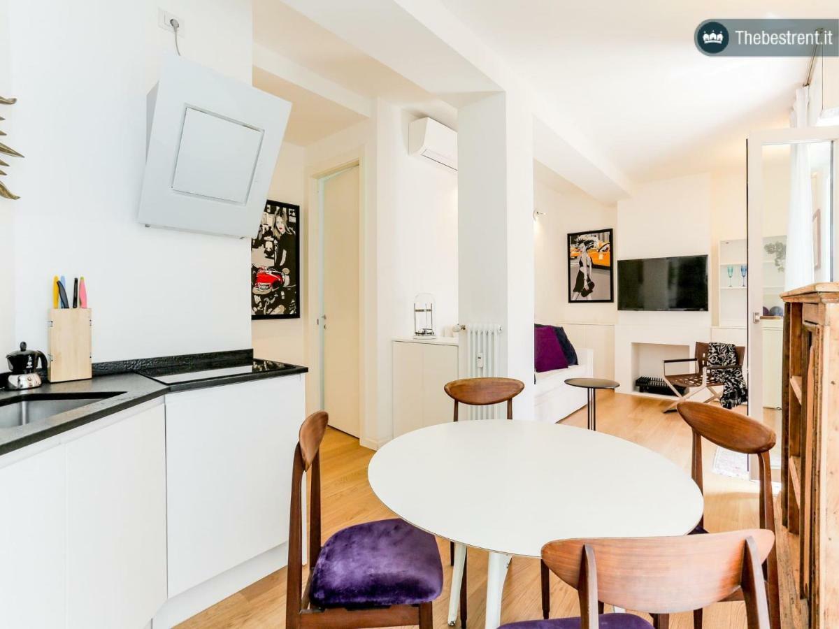 The Rent - With Balcony In Amendola * Milan