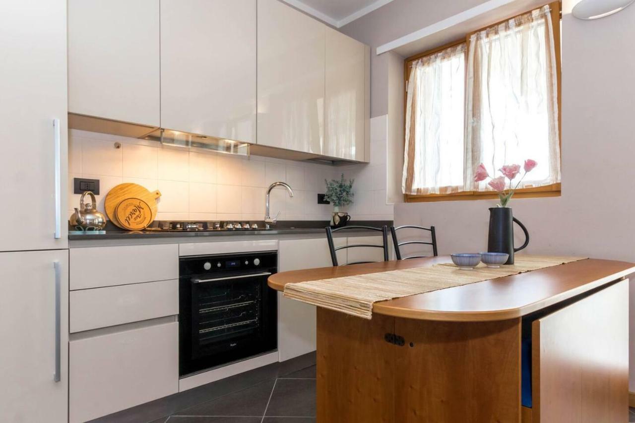 Apartment Altido For 4 With Terrace In A Quiet Residential Area