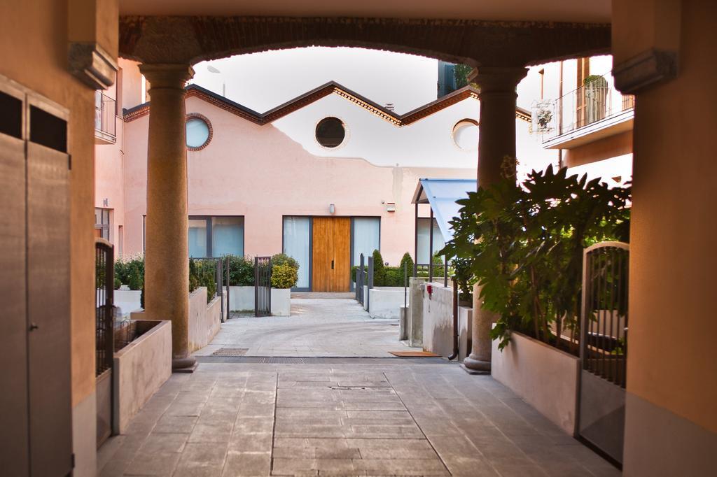 Easy - And Navigli 2* Milan