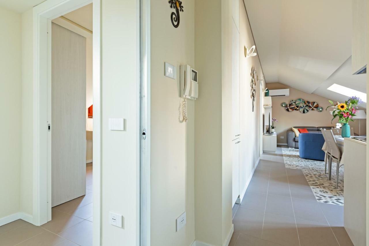 Apartment Renovated Penthouse Duomo & Via Torino Milan
