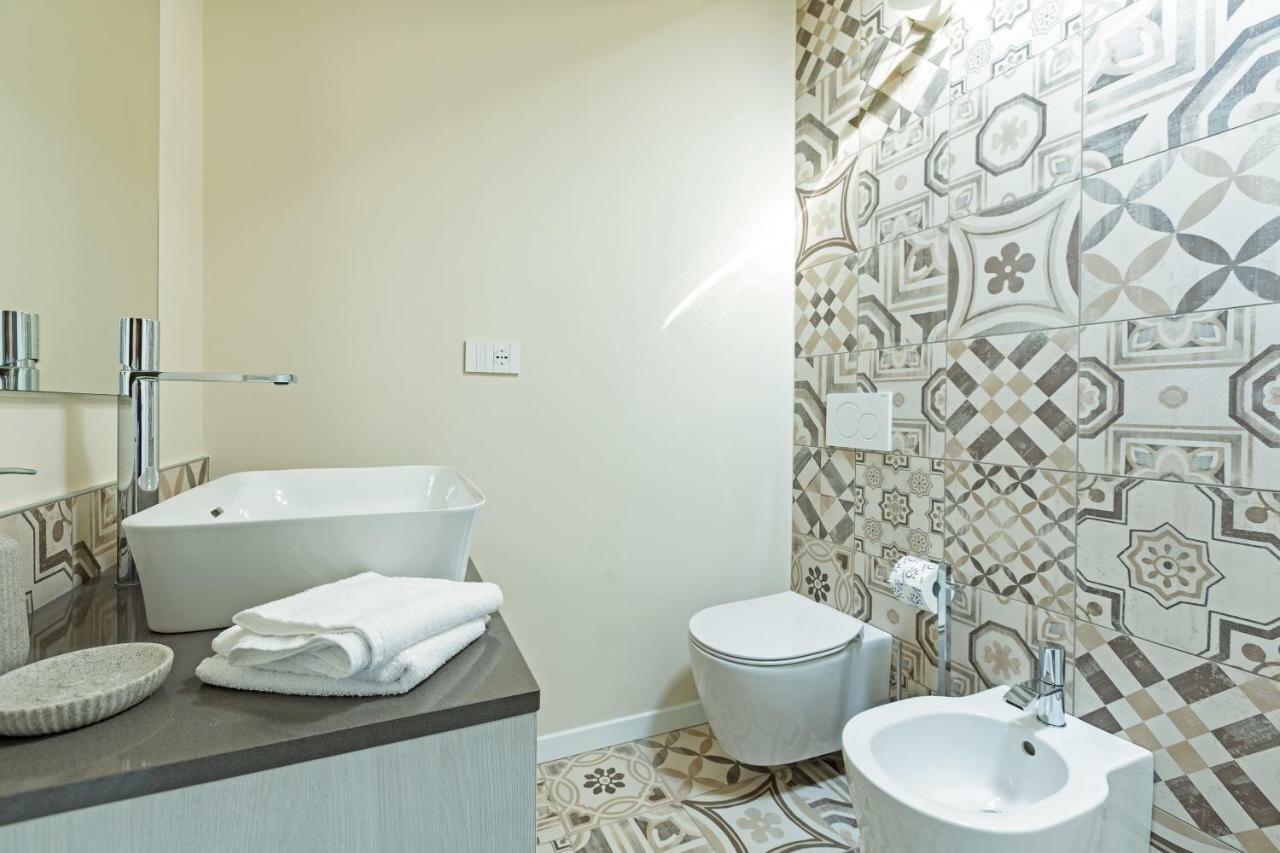 Renovated Penthouse Duomo & Via Torino Apartment Milan