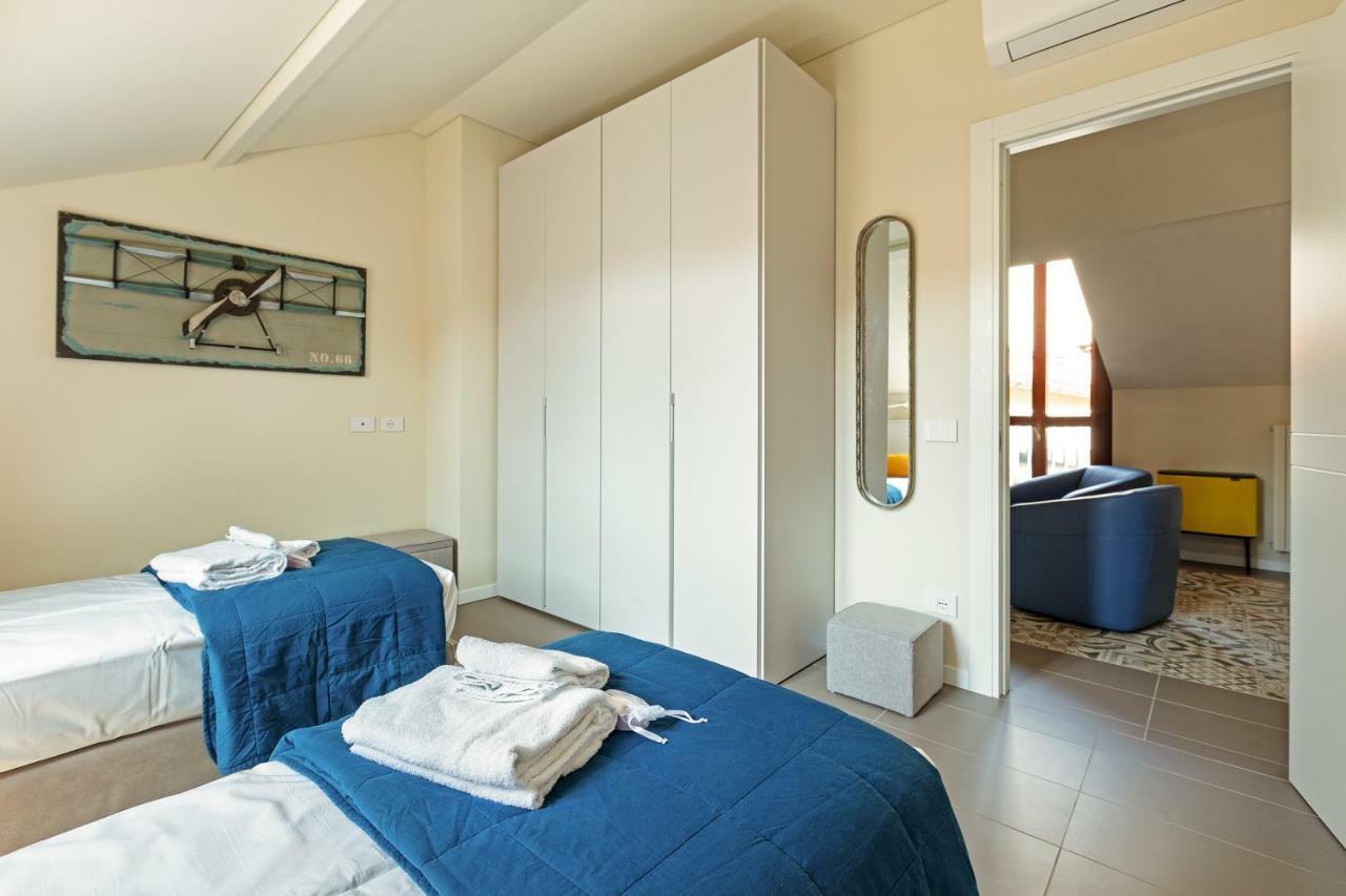 Renovated Penthouse Duomo & Via Torino Apartment *