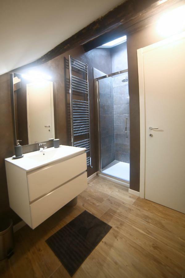 Apartment Garibaldi Fifty Attic Near Duomo *