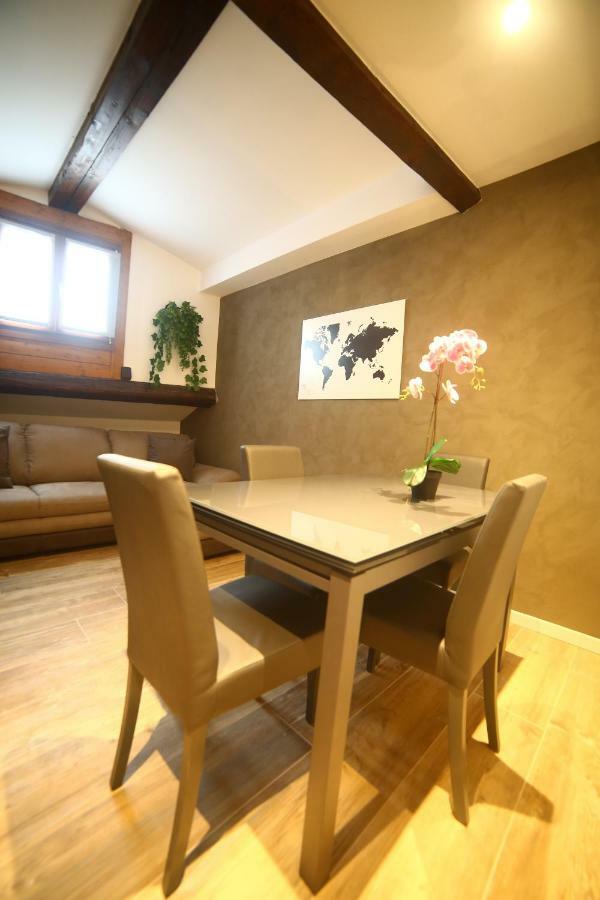 Apartment Garibaldi Fifty Attic Near Duomo